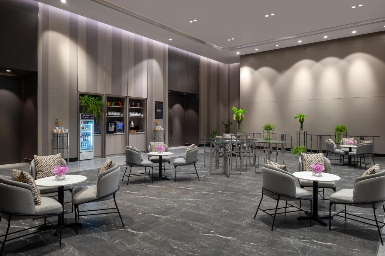 Avani Sukhumvit Bangkok - SHA Extra Plus Certified Bagian luar foto The lounge at Suvarnabhumi Airport