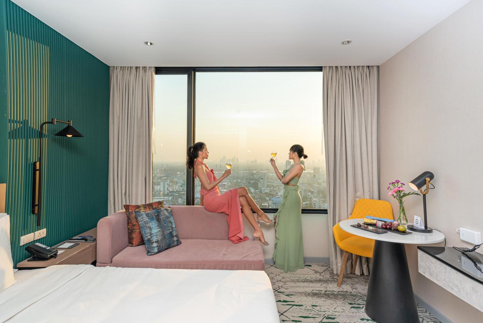 Avani Sukhumvit Bangkok - SHA Extra Plus Certified Bagian luar foto A room at the hotel